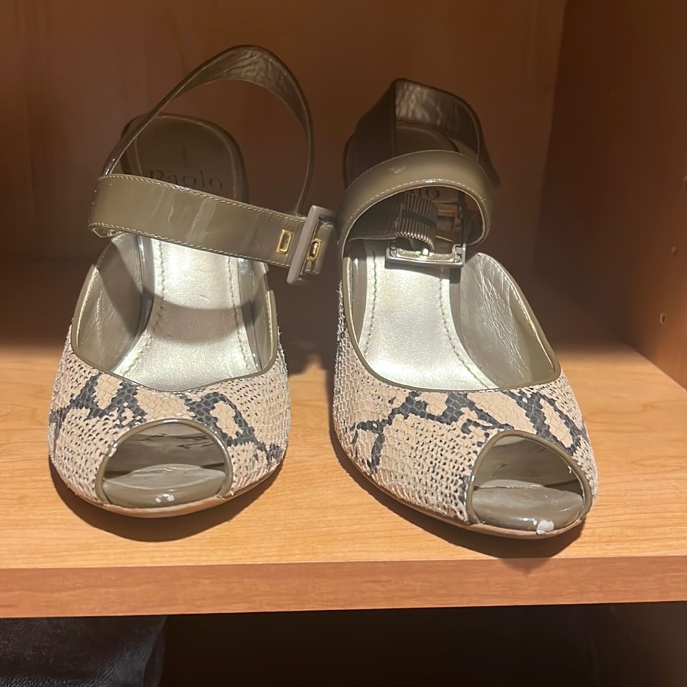 Beautiful peak-toe shoes